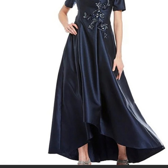 Adrianna Papell High Low gown! Beautiful! Size 6 Great for wedding or prom! - Picture 3 of 4